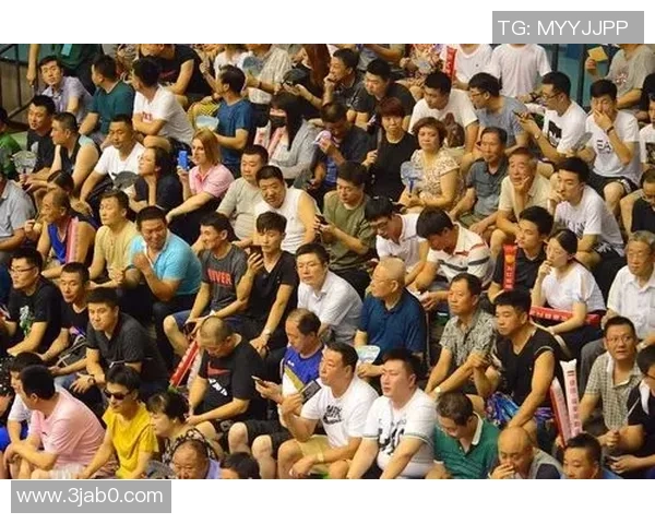 欢迎回家！ 3000多球迷迎候南通队归来